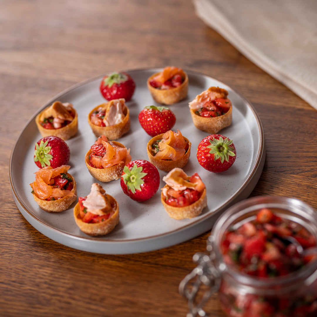 Smoked salmon with strawberry salsa